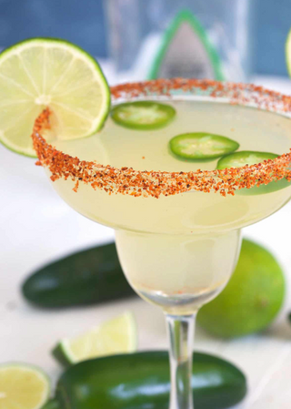 The Ultimate Cinco de Mayo Guide to Spicy Margaritas, Zesty Guac & Party-Ready Style
