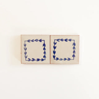 Tulip Azul 4"x4" by Tilesofezra